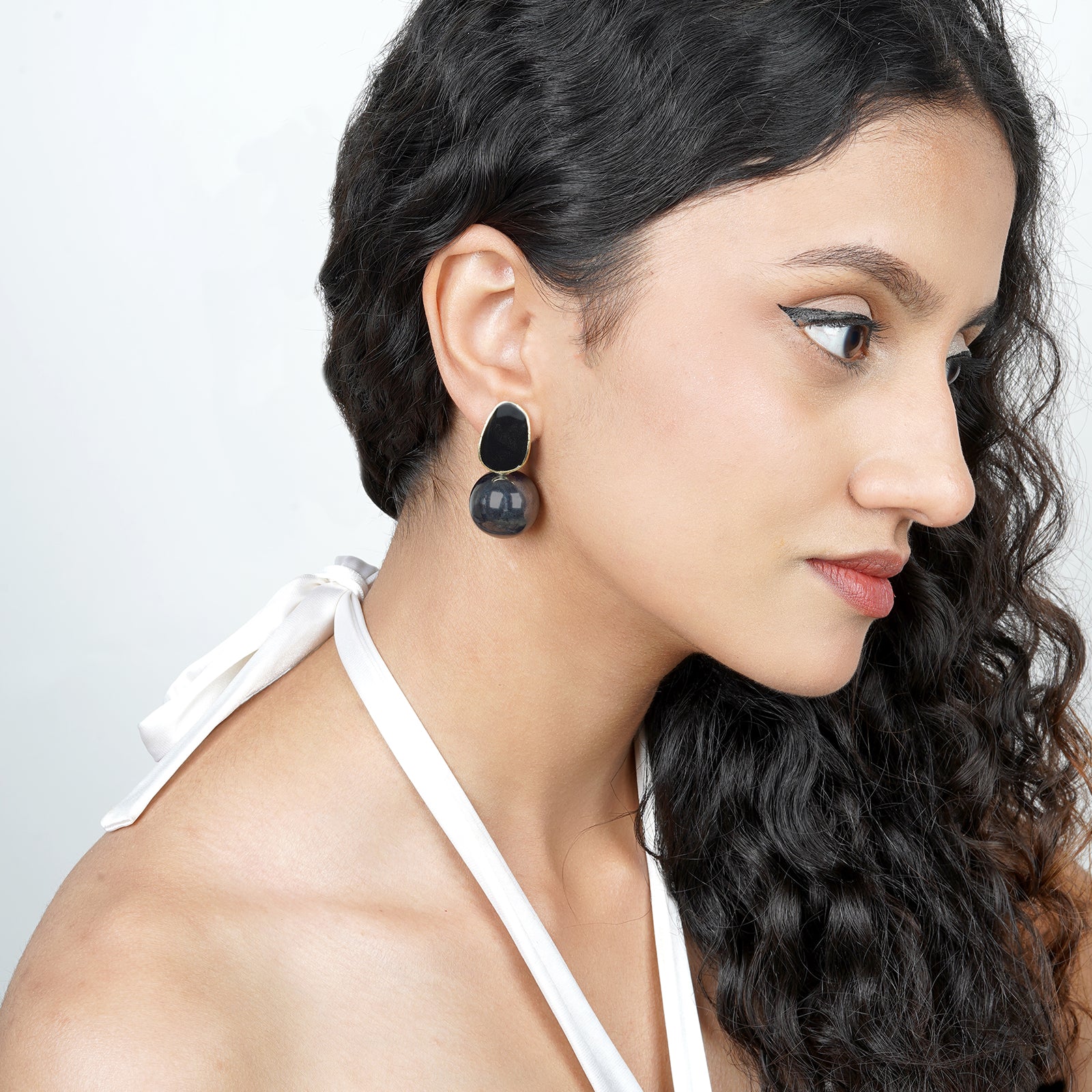 Soleil Black And Gold Pearl Earring - Image 2
