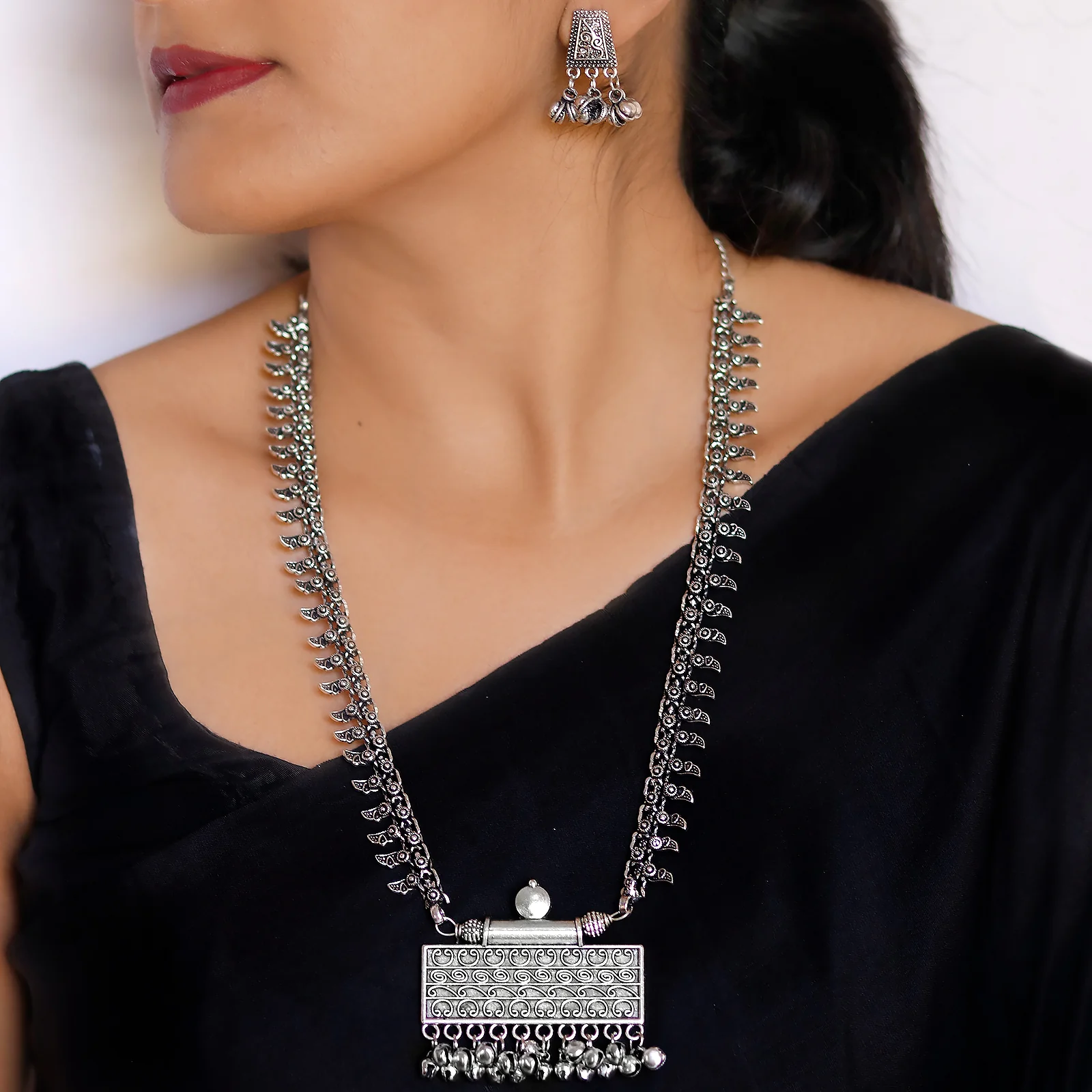 Svya Silver Oxidized Necklace - Image 2