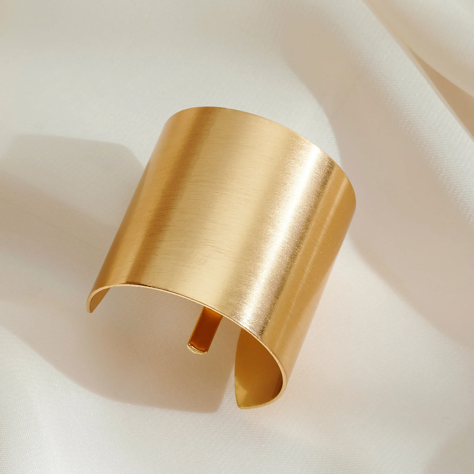 Sweet Dreams Gold Hair Accessory - Image 2