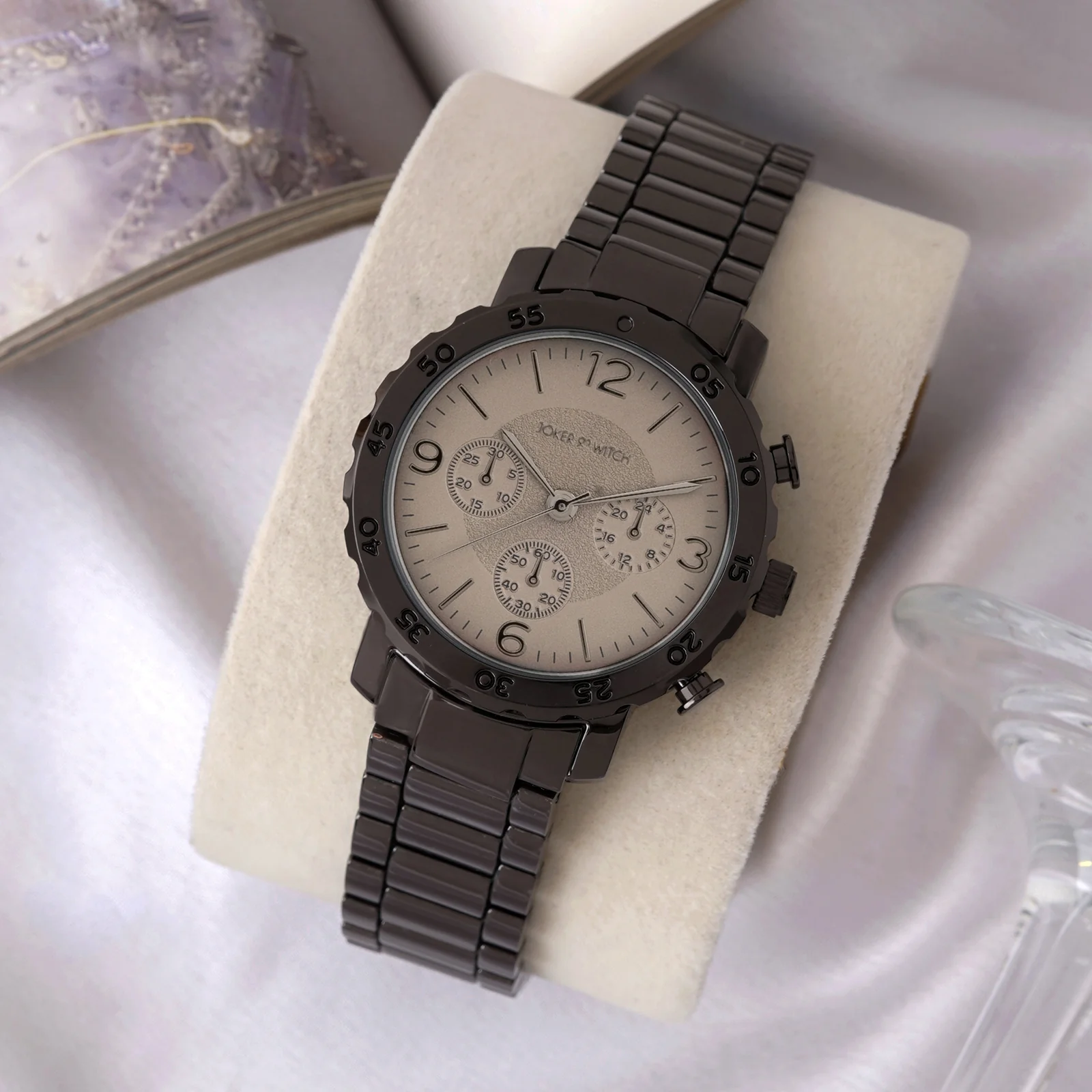 Taye Taupe Large Dial Gunmetal Linked Chain Strap Unisex Watch - Image 2