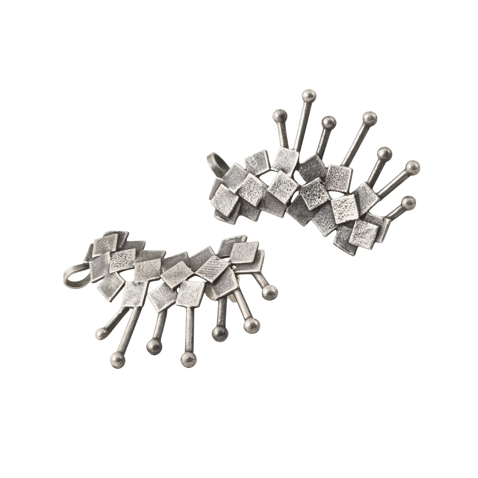 Teejh Aalaya Silver Oxidised Earcuff - Image 4