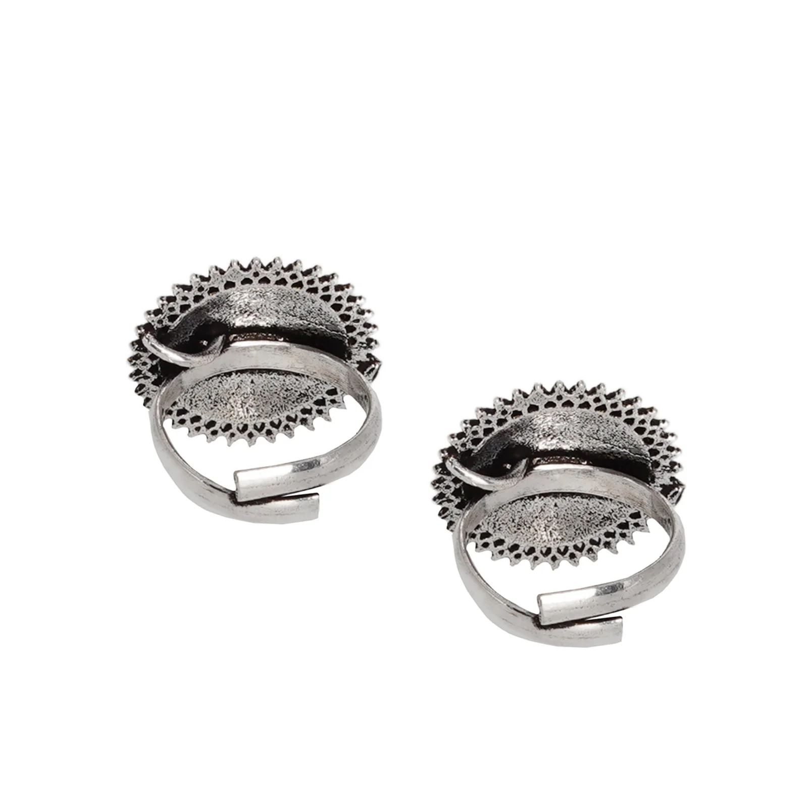 Teejh Darshita Silver Oxidised Toe Rings - Image 5