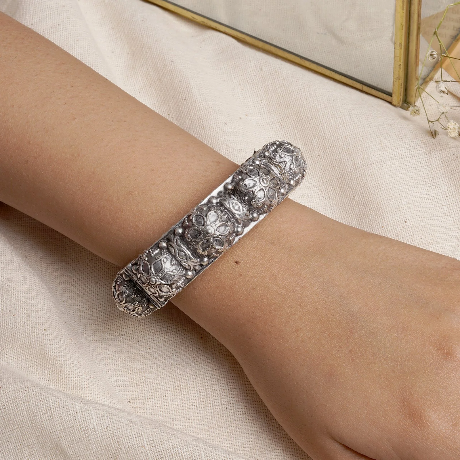 Teejh Dayita Silver Oxidised Bangle - Image 2