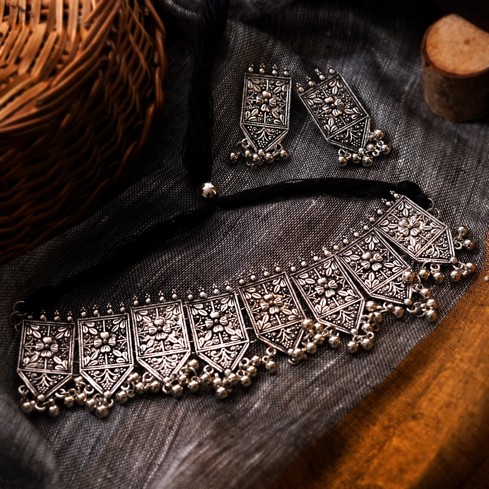 Teejh Dyuti Antique Silver Polish Choker Necklace Set - Image 3