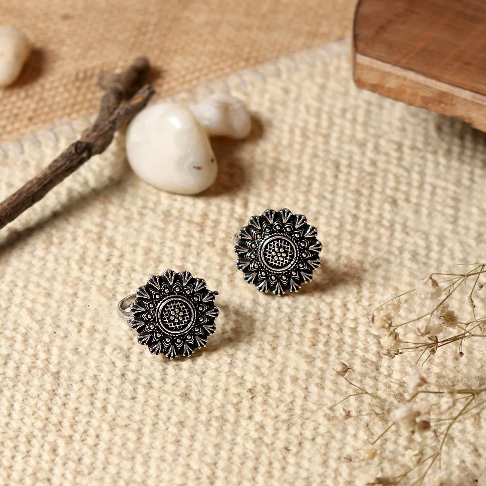 Teejh Edha Silver Oxidised Toe Rings - Image 2