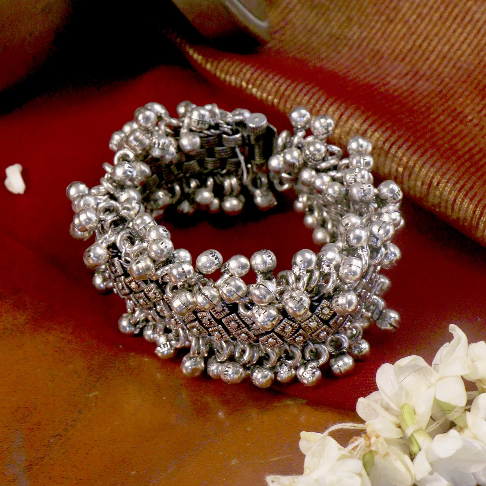 Geeta Rawa Work Silver Oxidized Ghungroo Bangle - Image 2