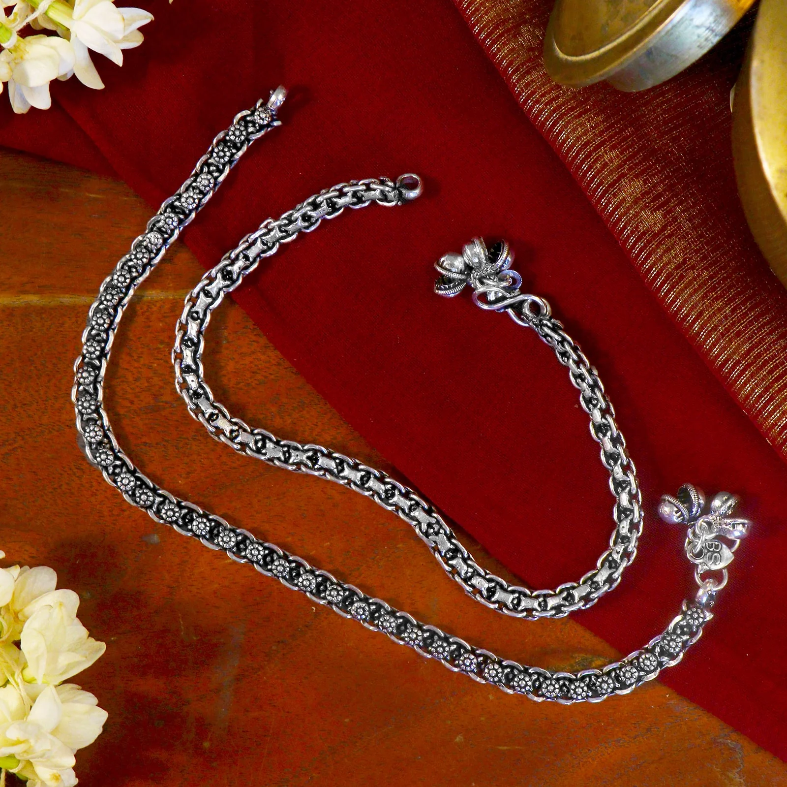Heena Linked Silver Oxidized Anklets - Image 2