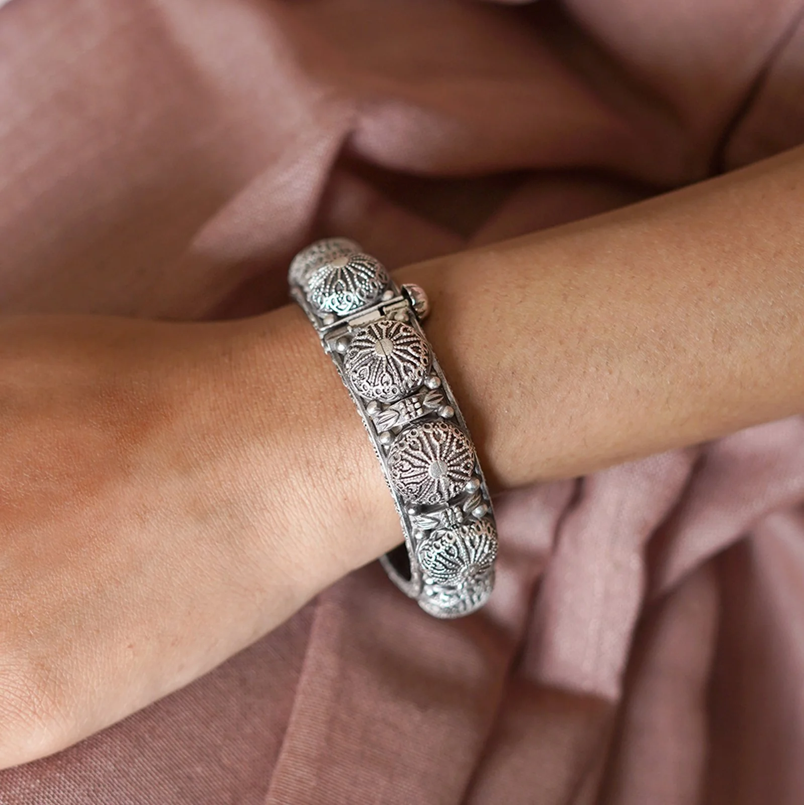 Teejh Jagrati Silver Oxidised Bangle - Image 2