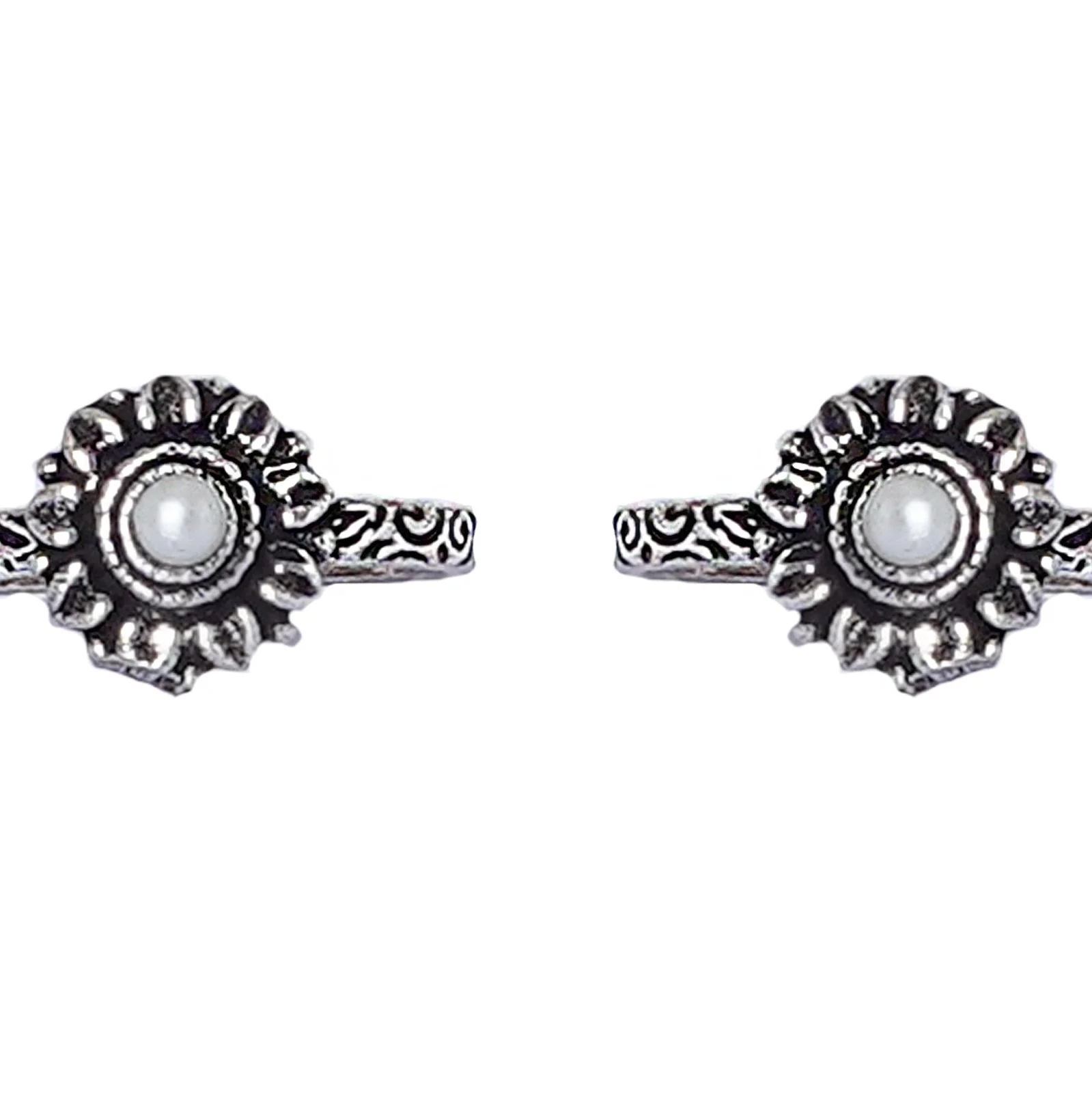 Teejh Kaina White Stone Silver Oxidised Toe Rings - Image 4