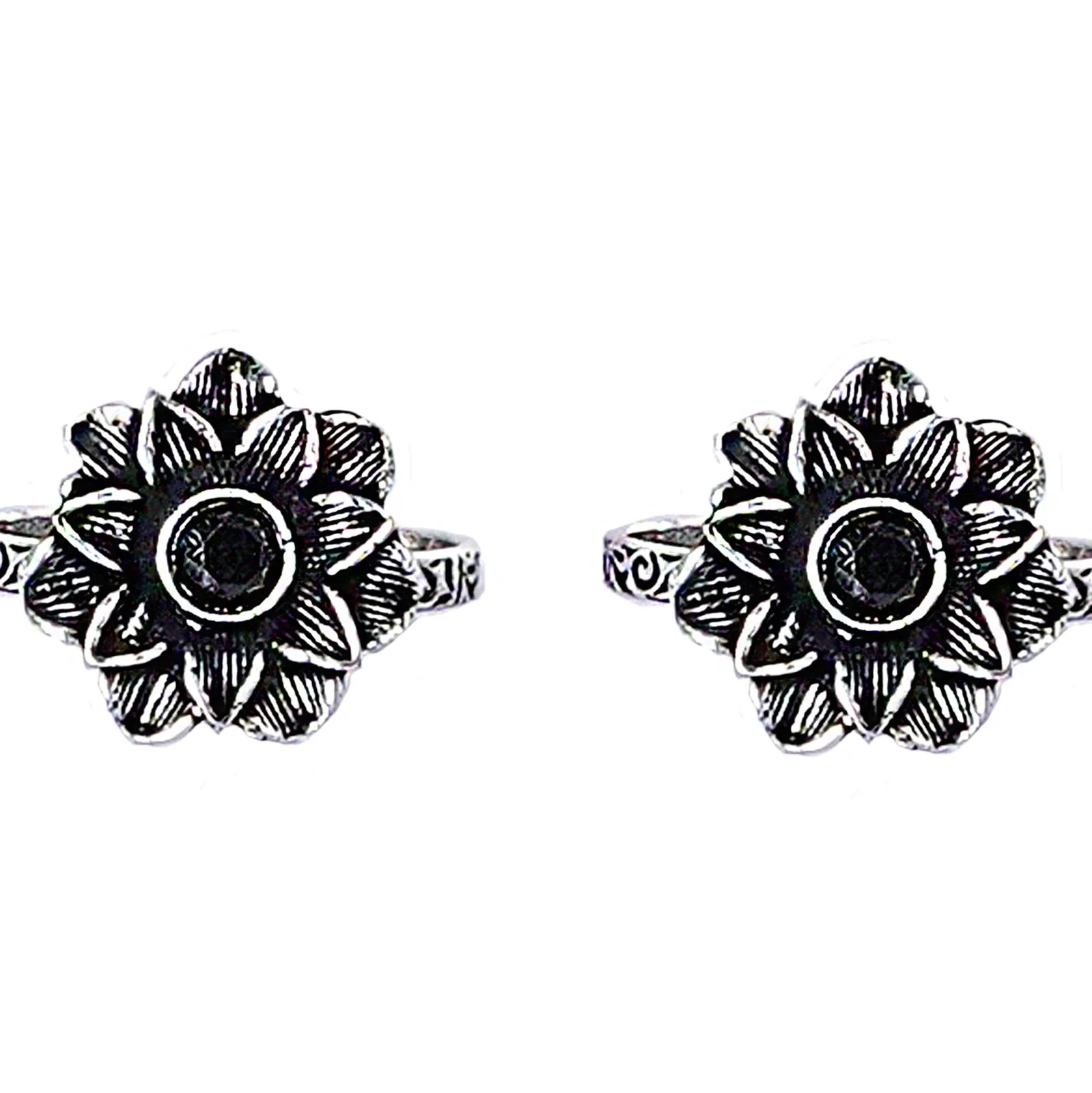 Teejh Kayra Black Stone Silver Oxidised Toe Rings - Image 4