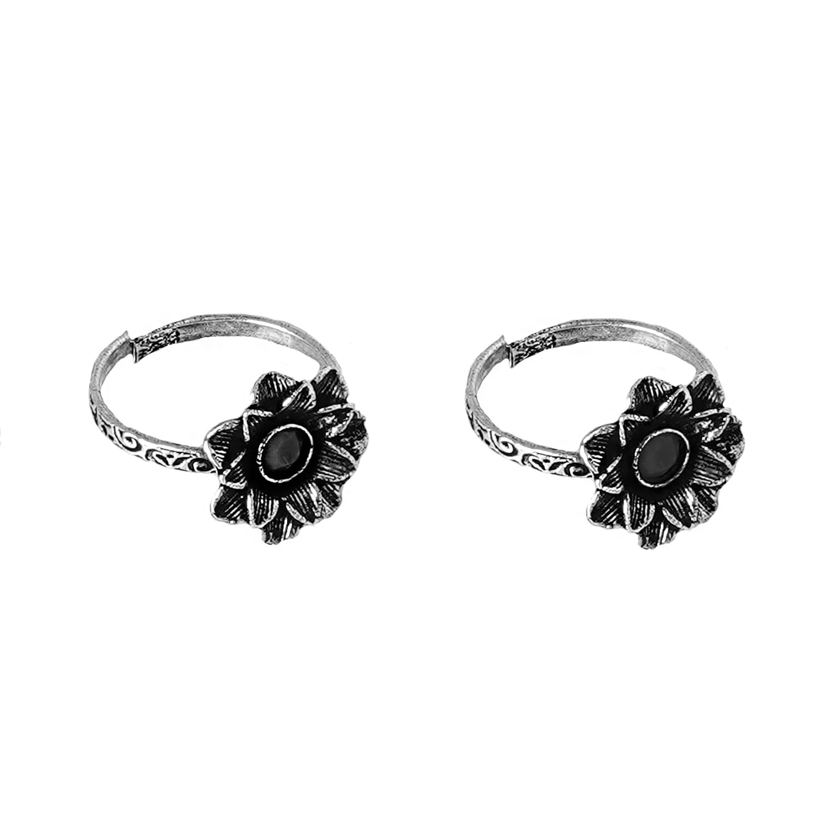 Teejh Kayra Black Stone Silver Oxidised Toe Rings - Image 5