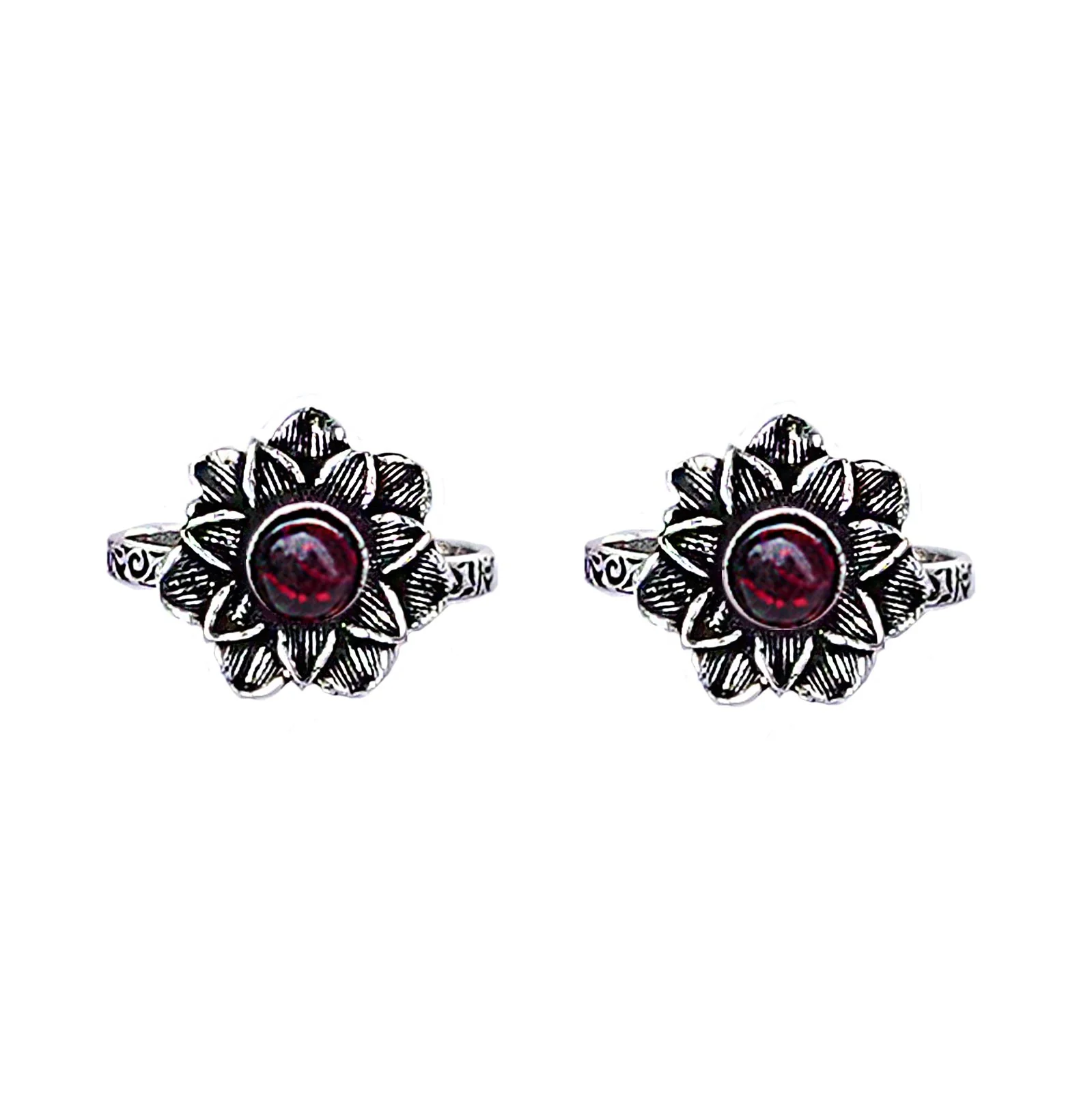 Teejh Kayra Red Stone Silver Oxidised Toe Rings - Image 3