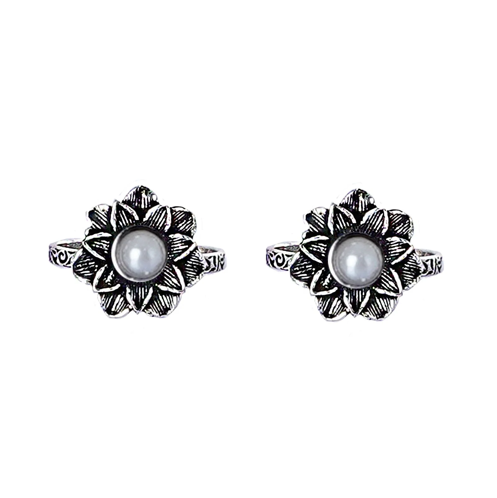Teejh Kayra White Stone Silver Oxidised Toe Rings - Image 3