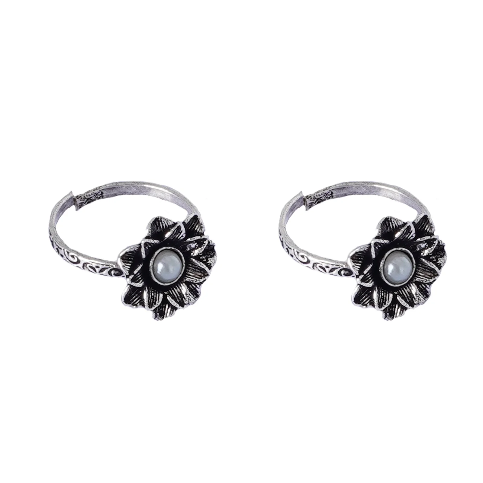 Teejh Kayra White Stone Silver Oxidised Toe Rings - Image 4