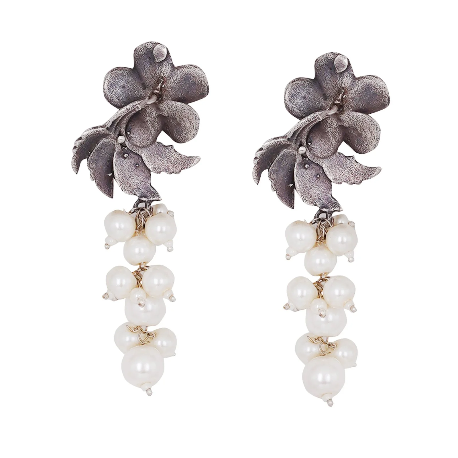 Teejh Kriva Floral Ethnic Silver Oxidised Pearl EarTeejh Ring - Image 3