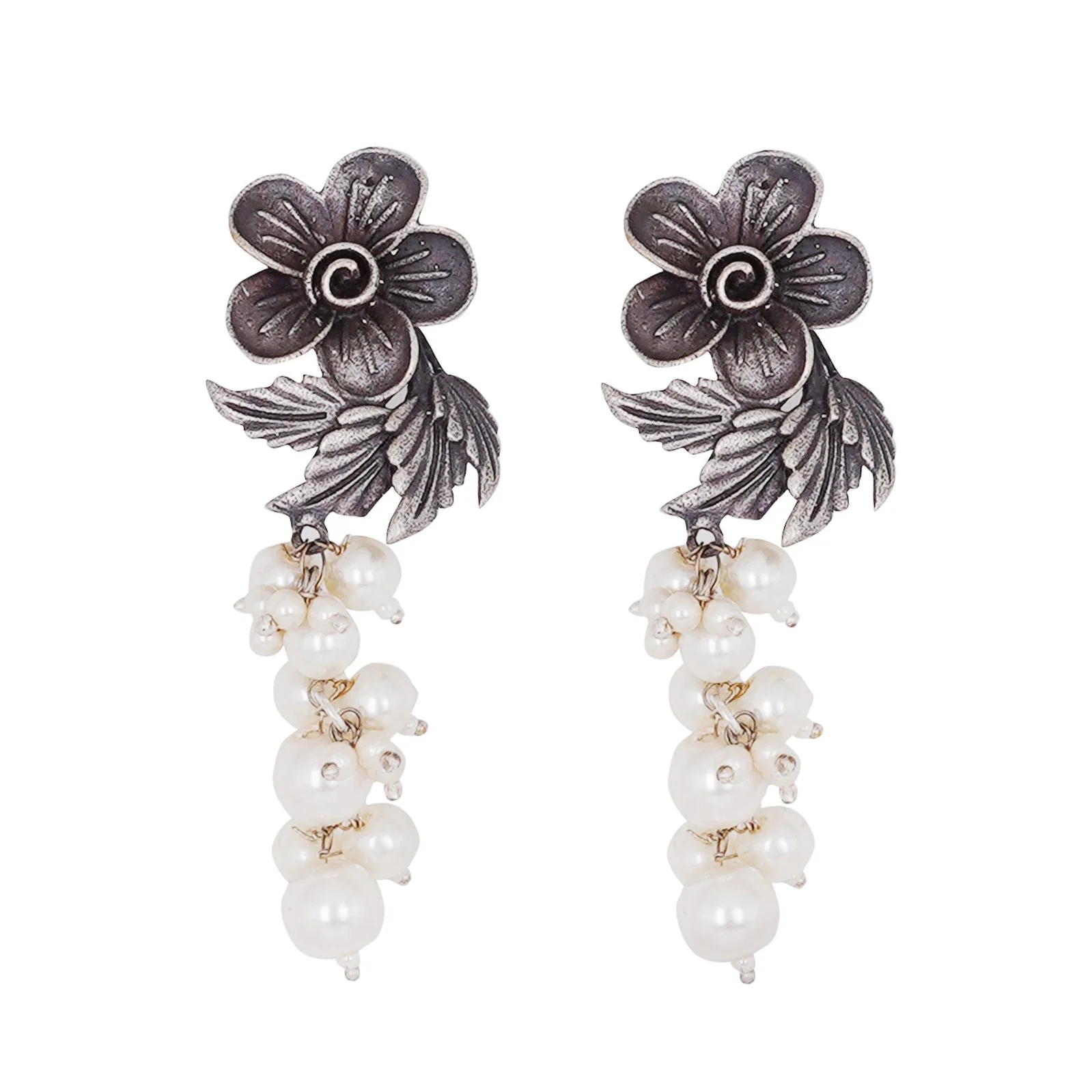 Teejh Kriva Floral Ethnic Silver Oxidised Pearl EarTeejh Ring - Image 4