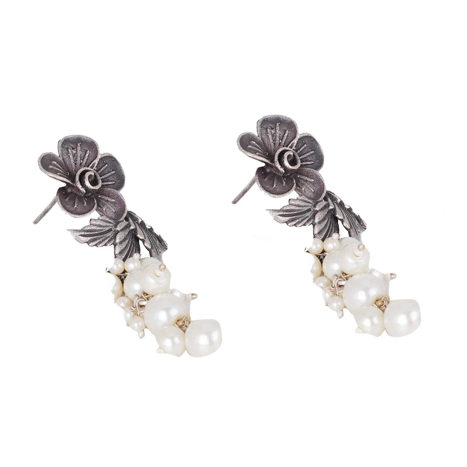 Teejh Kriva Floral Ethnic Silver Oxidised Pearl EarTeejh Ring - Image 5