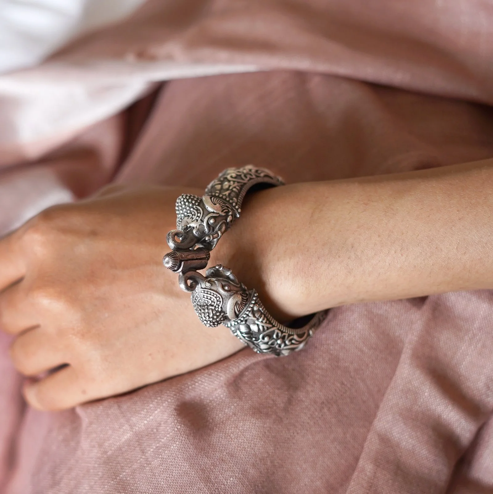Teejh Meher Silver Oxidised Bangle - Image 2