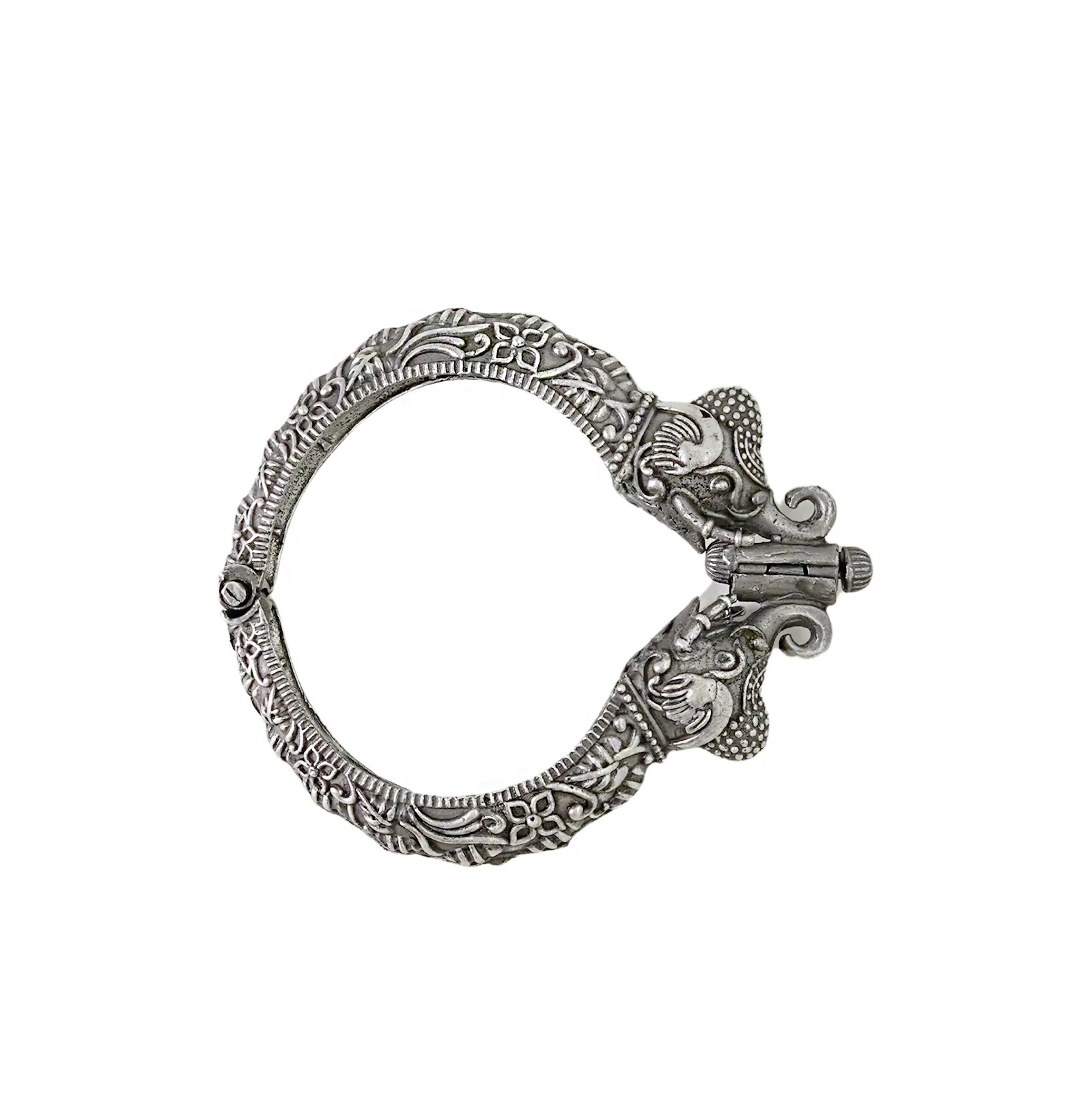 Teejh Meher Silver Oxidised Bangle - Image 5