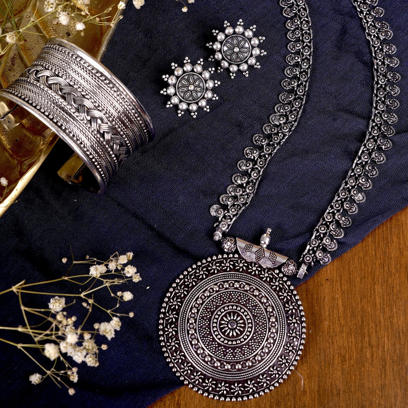 Teejh Mishita Metallic Silver oxidized Jewelry Gift Set - Image 2
