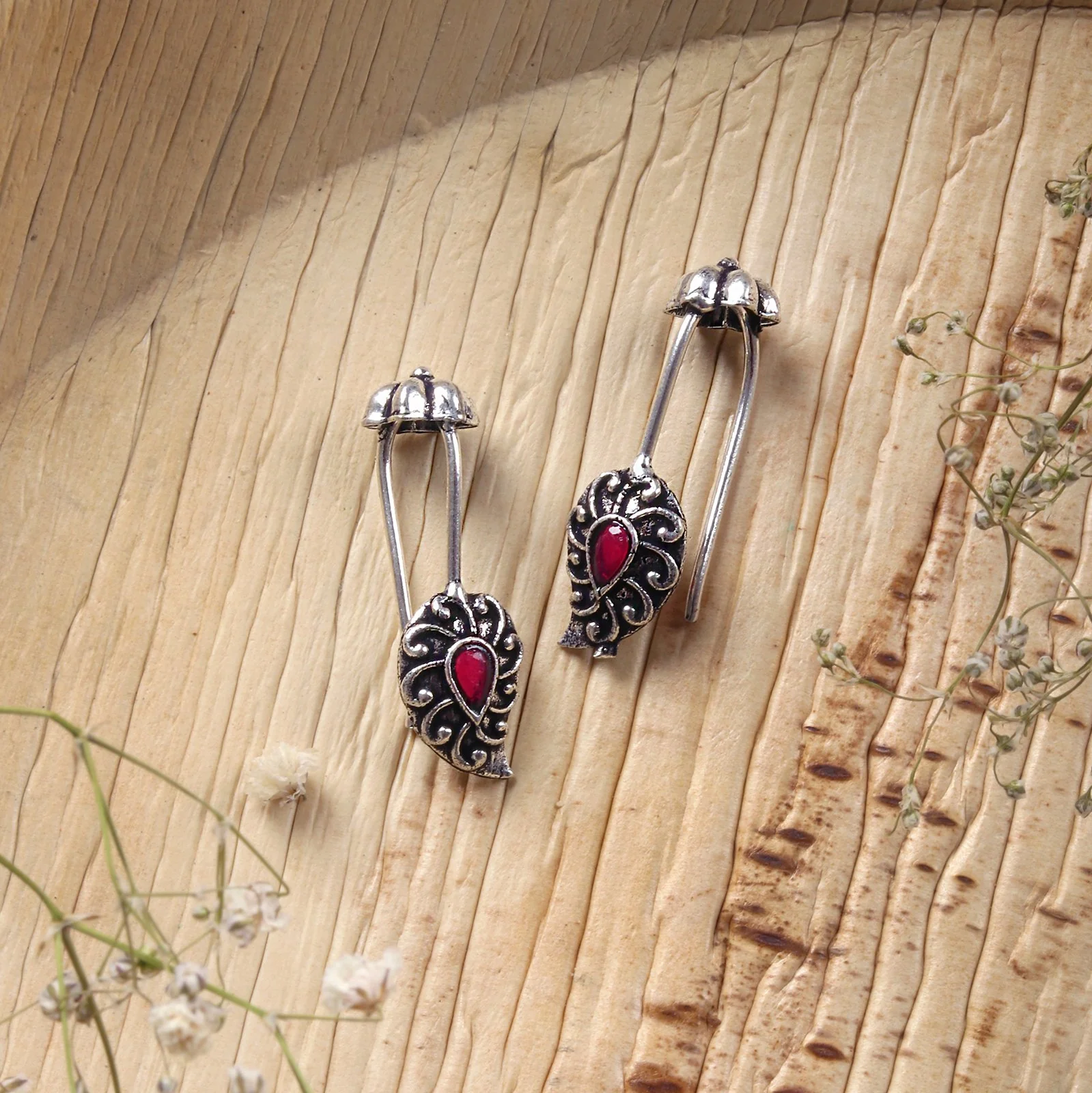 Teejh  Mitali Red Stone Silver Oxidsed Clip On Bugadi - Image 2