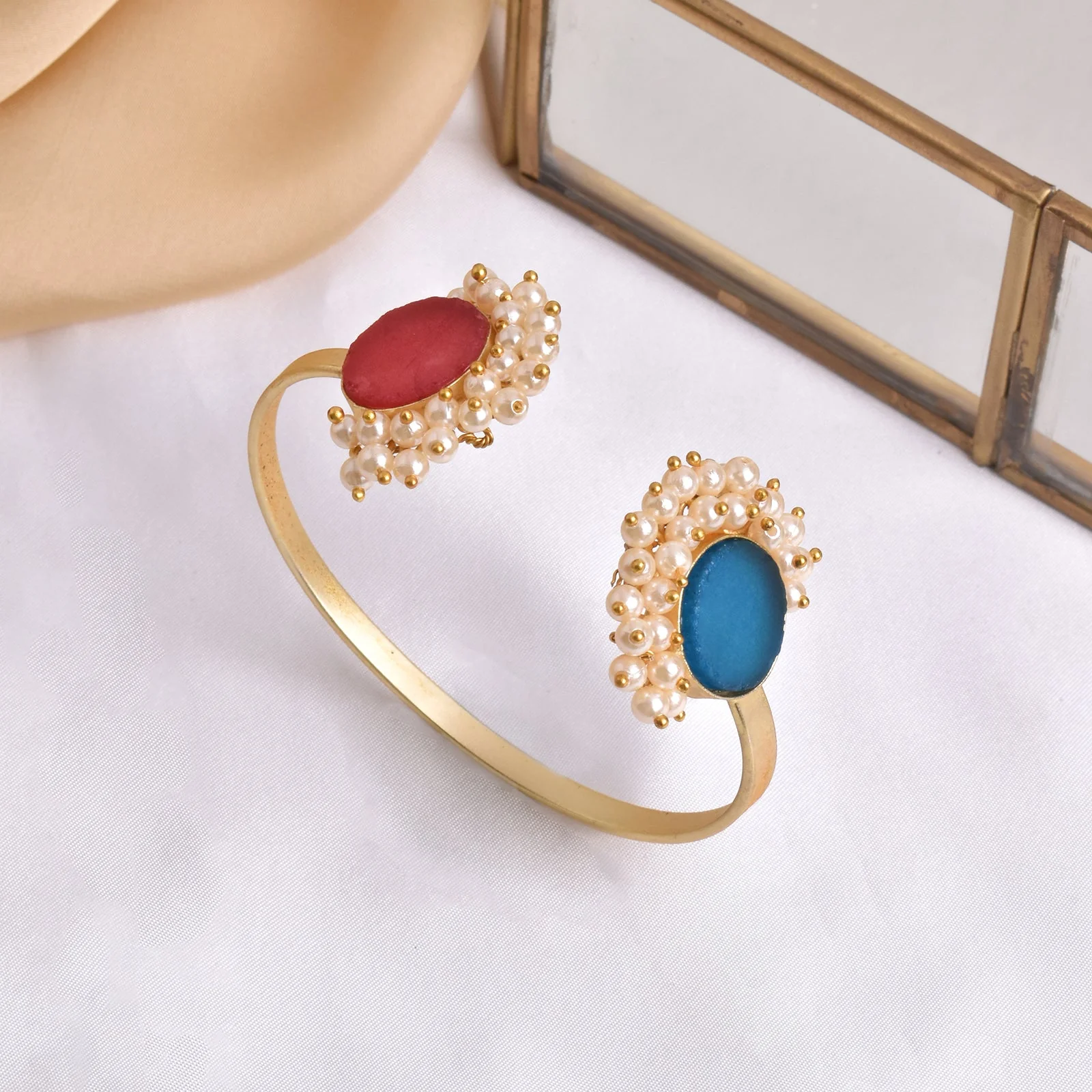 Teejh Piyali Red And Blue Studded Pearl Bracelet - Image 2