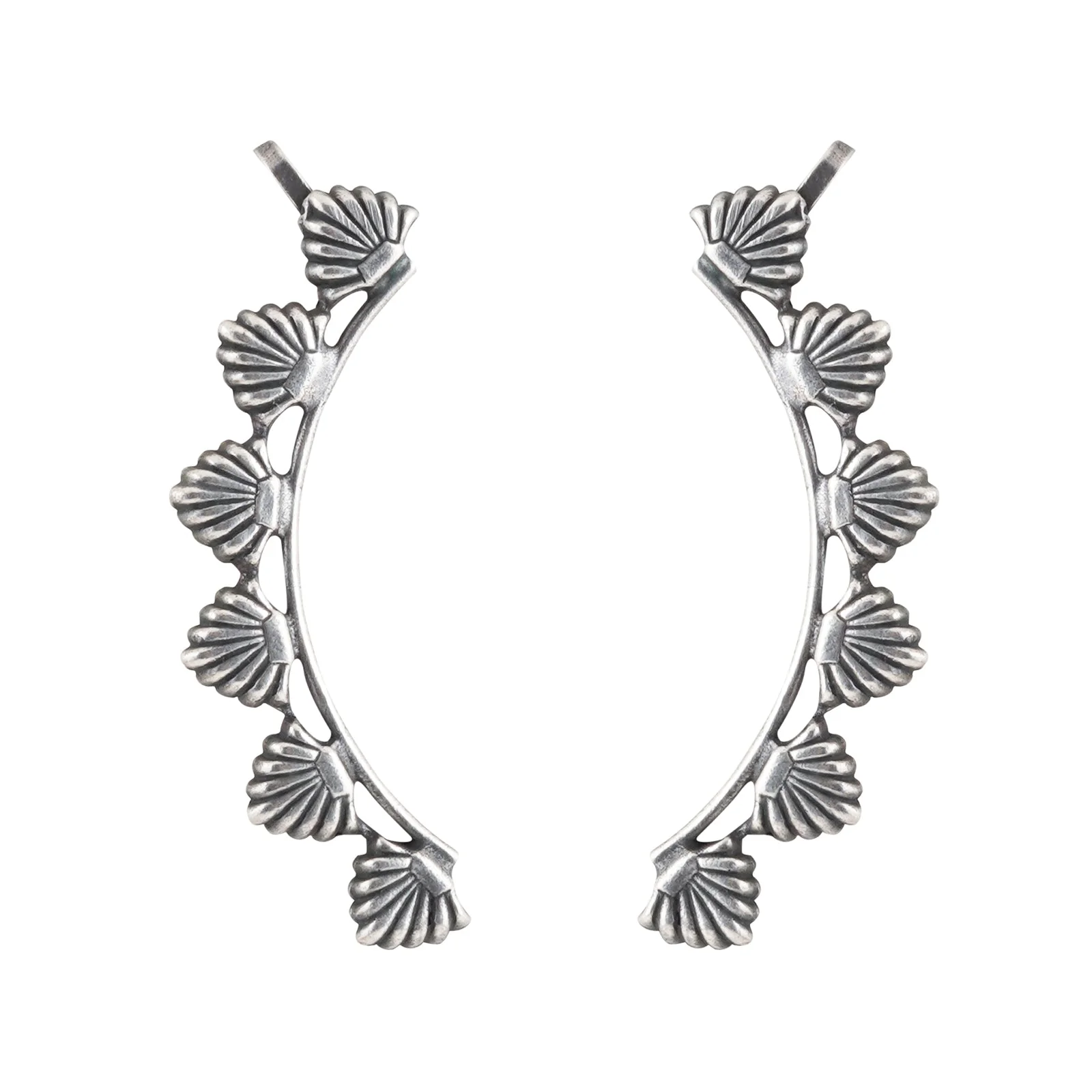 Teejh Prisha Silver Oxidised Earcuff - Image 4