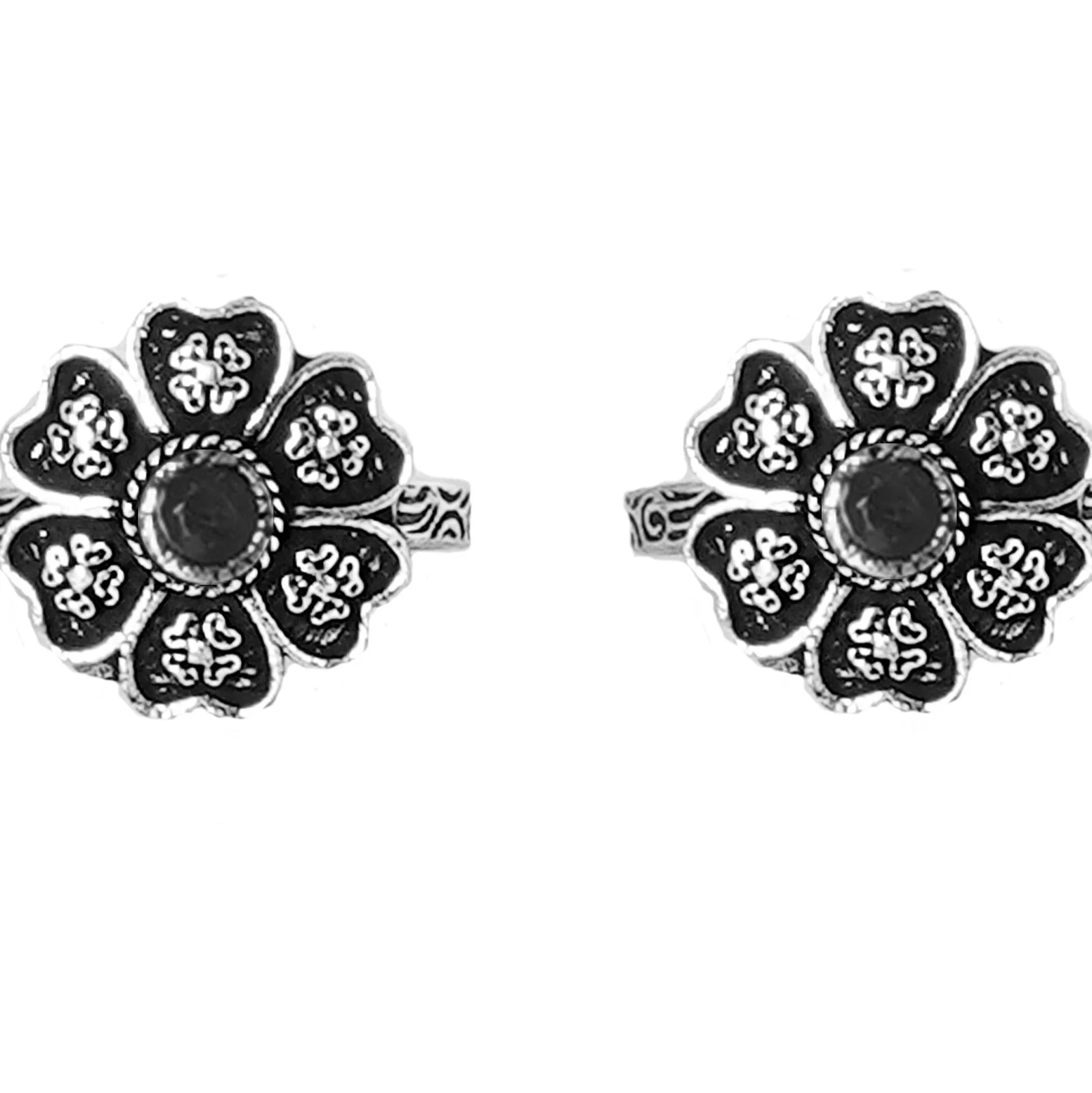 Teejh Ruhi Black Stone Silver Oxidised Toe Rings - Image 4