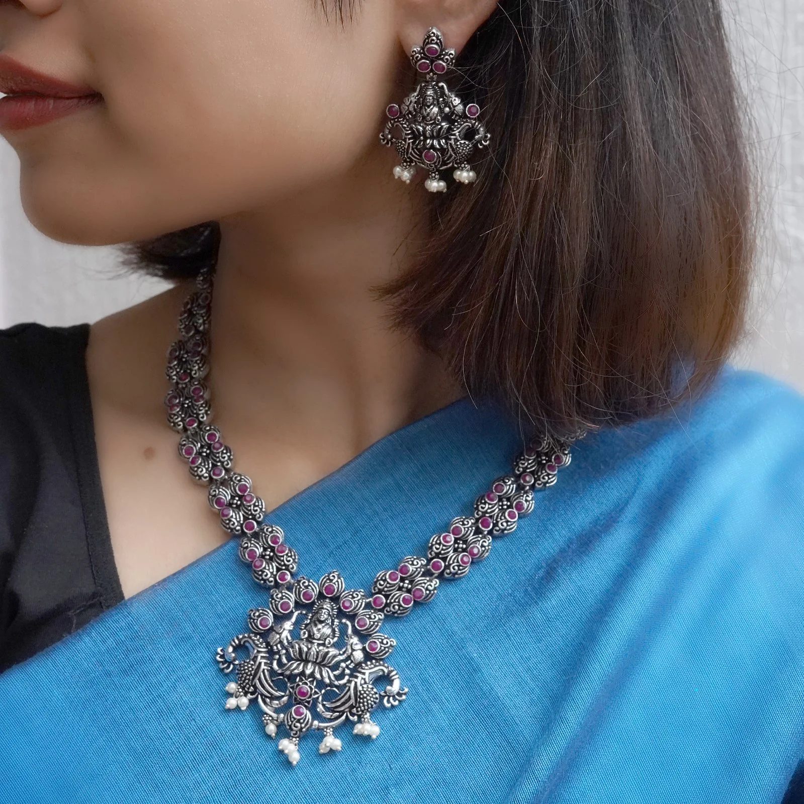 Teejh Saanvi Red Stone Temple Work Necklace Set - Image 2