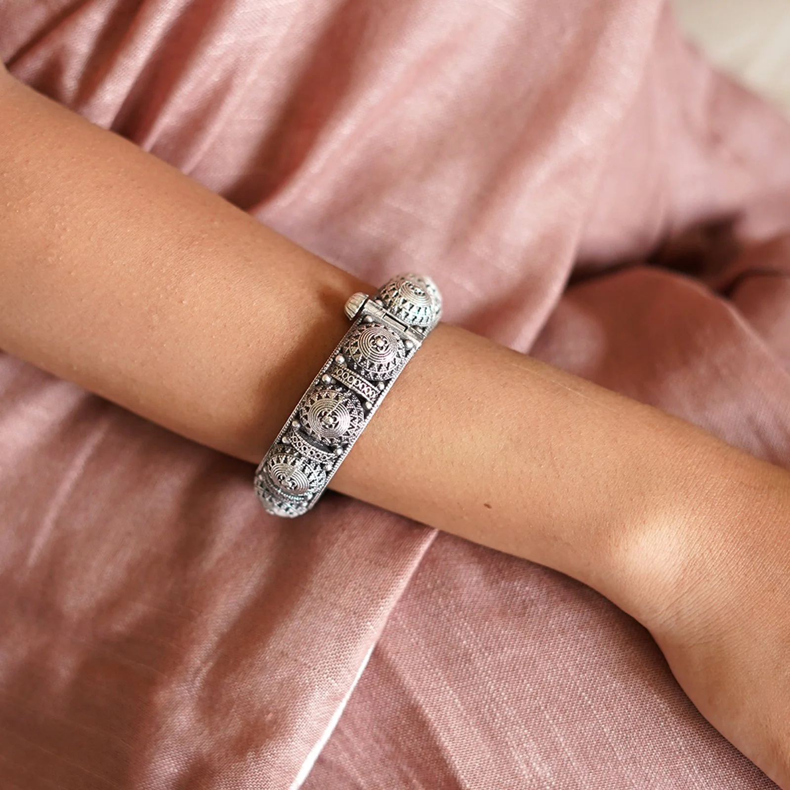 Teejh Siara Silver Oxidised Bangle - Image 2