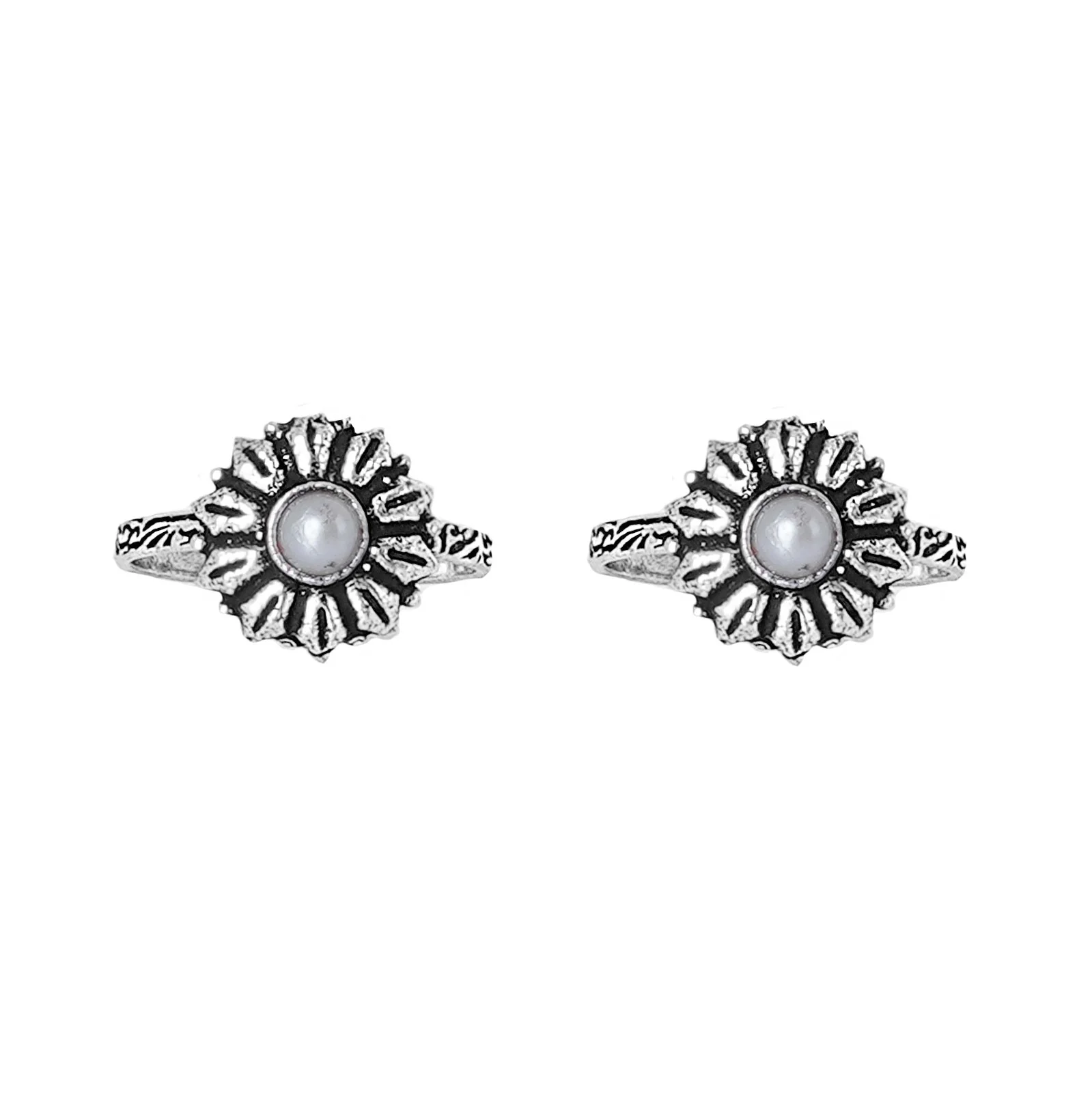 Teejh Siya White Stone Silver Oxidised Toe Rings - Image 2