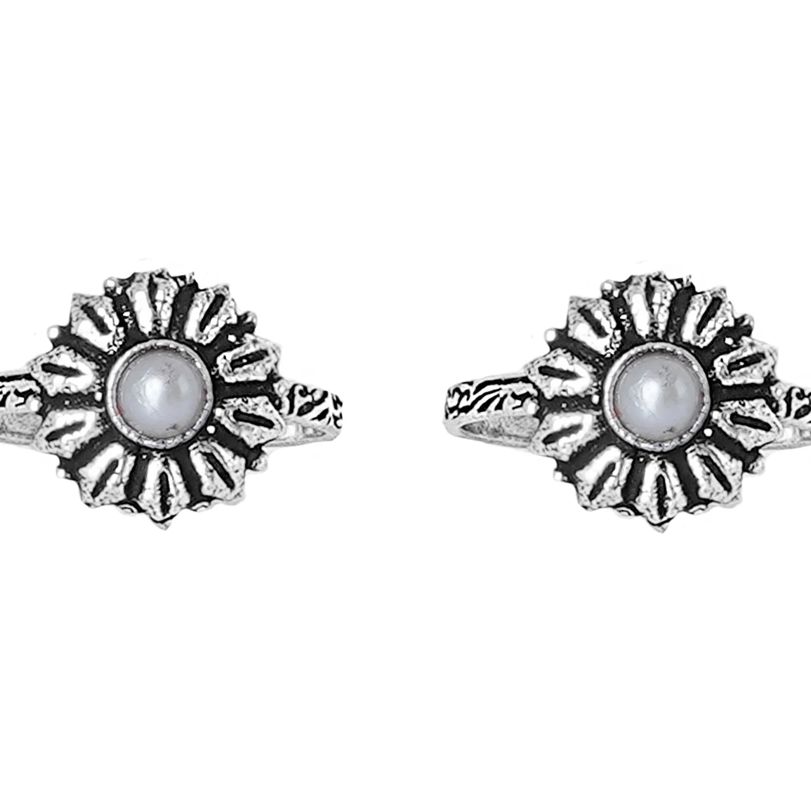 Teejh Siya White Stone Silver Oxidised Toe Rings - Image 3