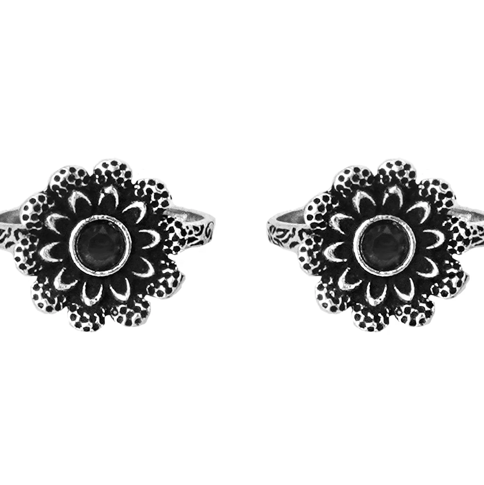 Teejh Tishya Black Stone Silver Oxidised Toe Rings - Image 4
