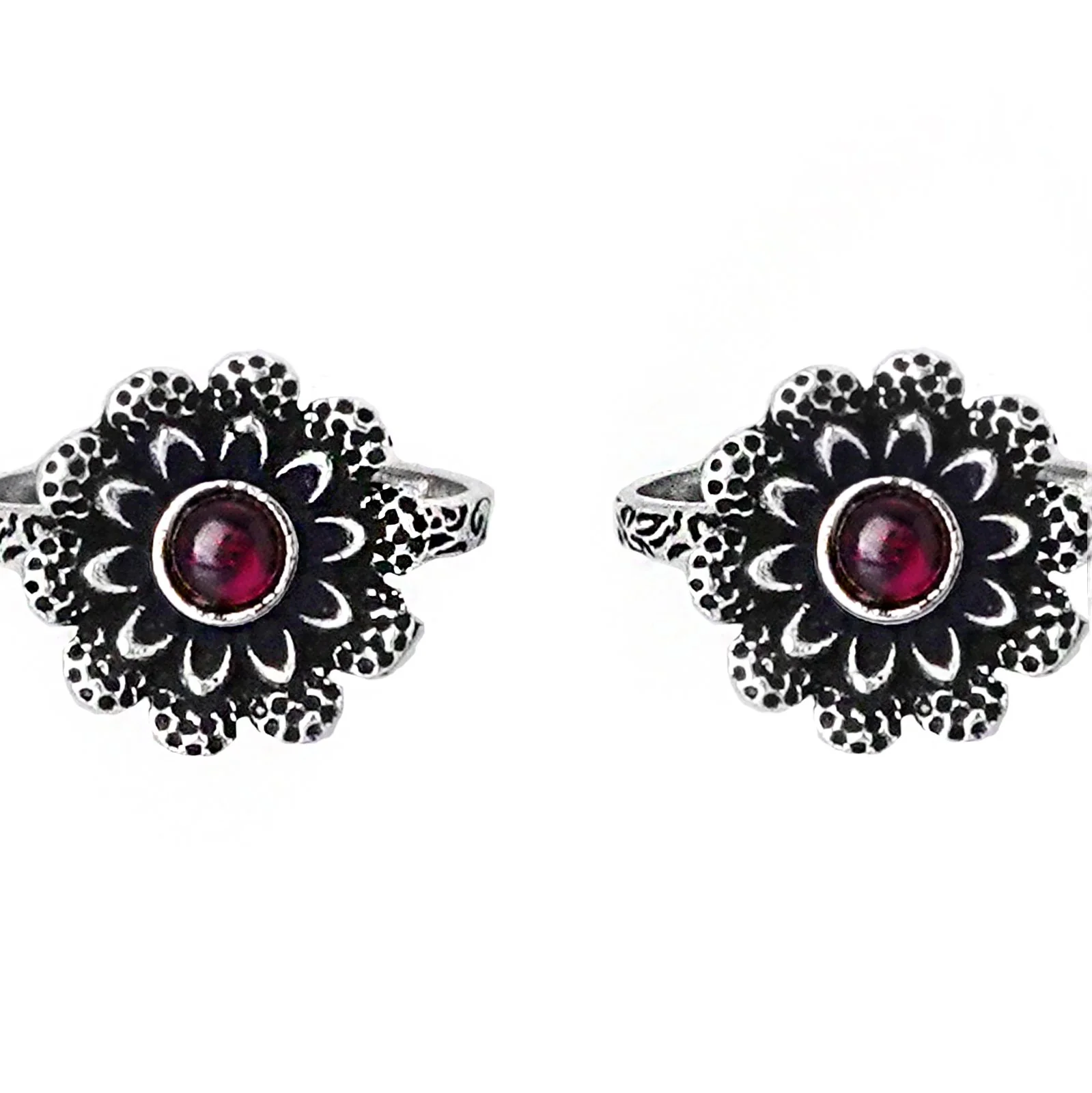Teejh Tishya Pink Stone Silver Oxidised Toe Rings - Image 4