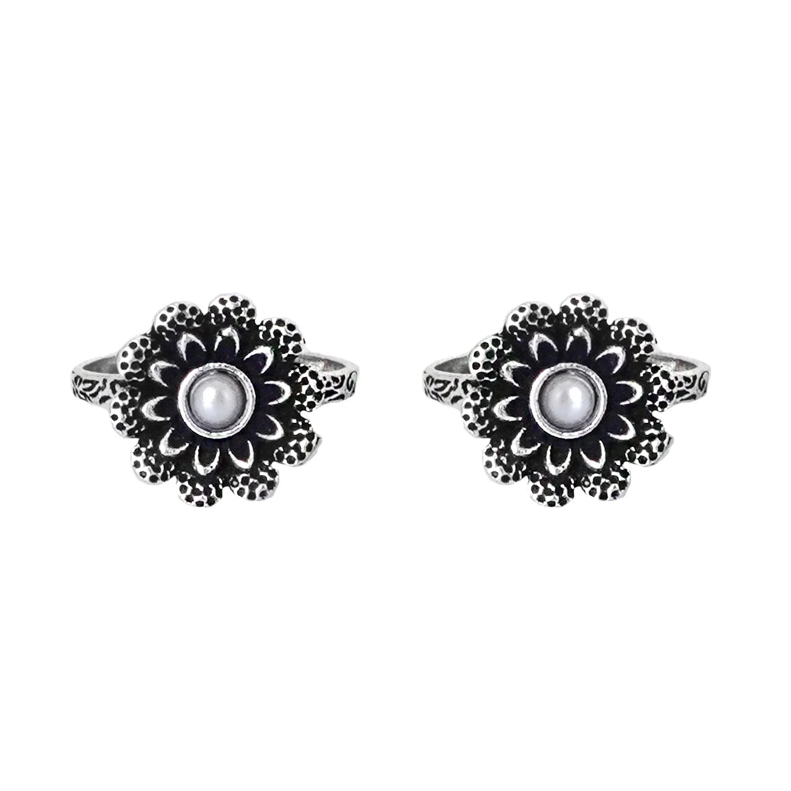 Teejh Tishya White Stone Silver Oxidised Toe Rings - Image 3