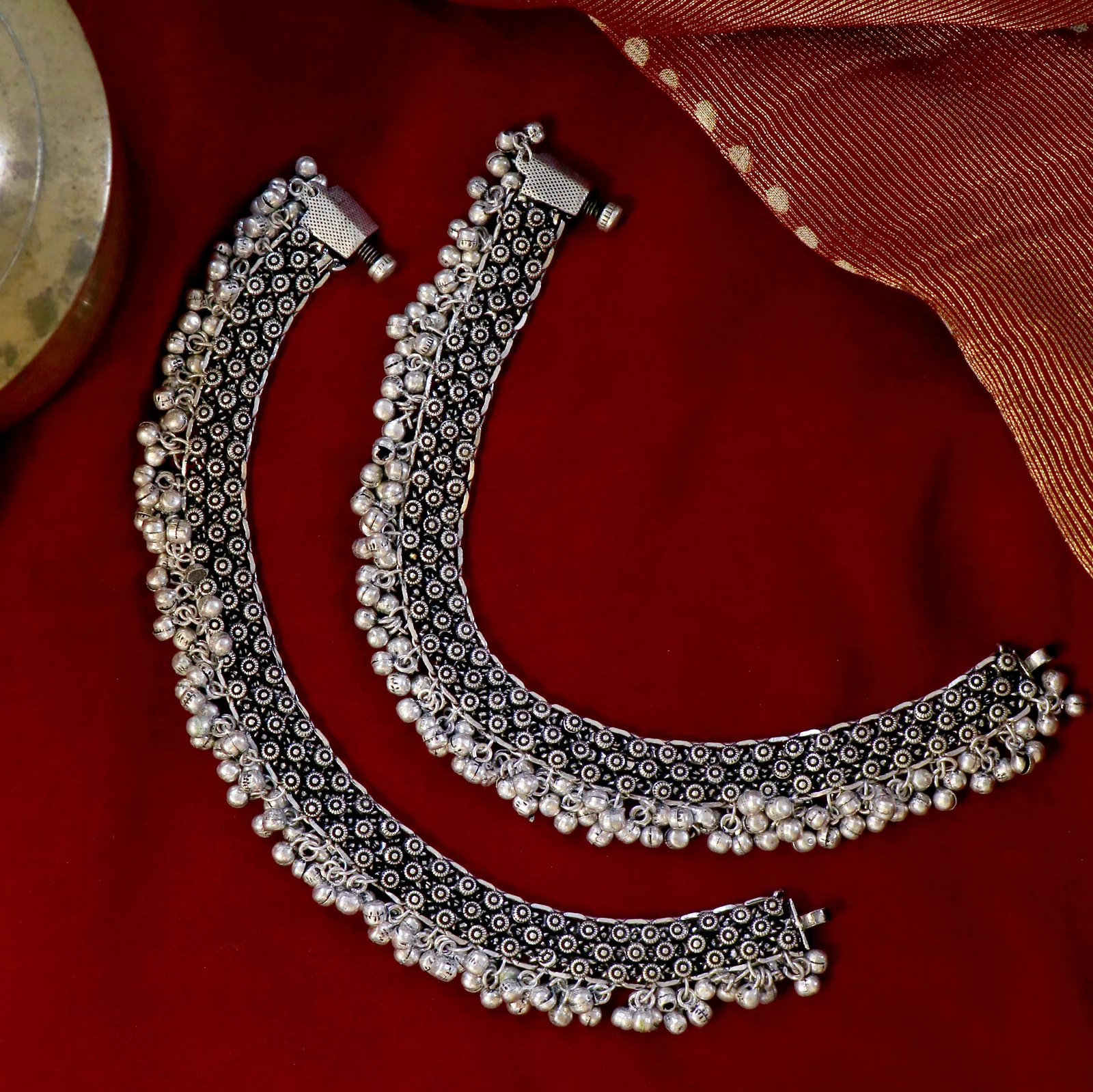 Veena Rawa Silver Oxidized Ghungroo Anklets - Image 2