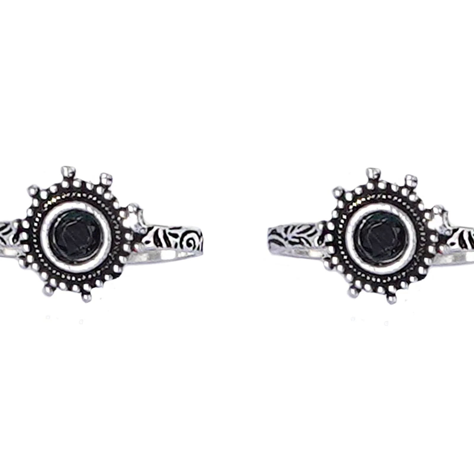 Teejh Vihana Black Stone Silver Oxidised Toe Rings - Image 4