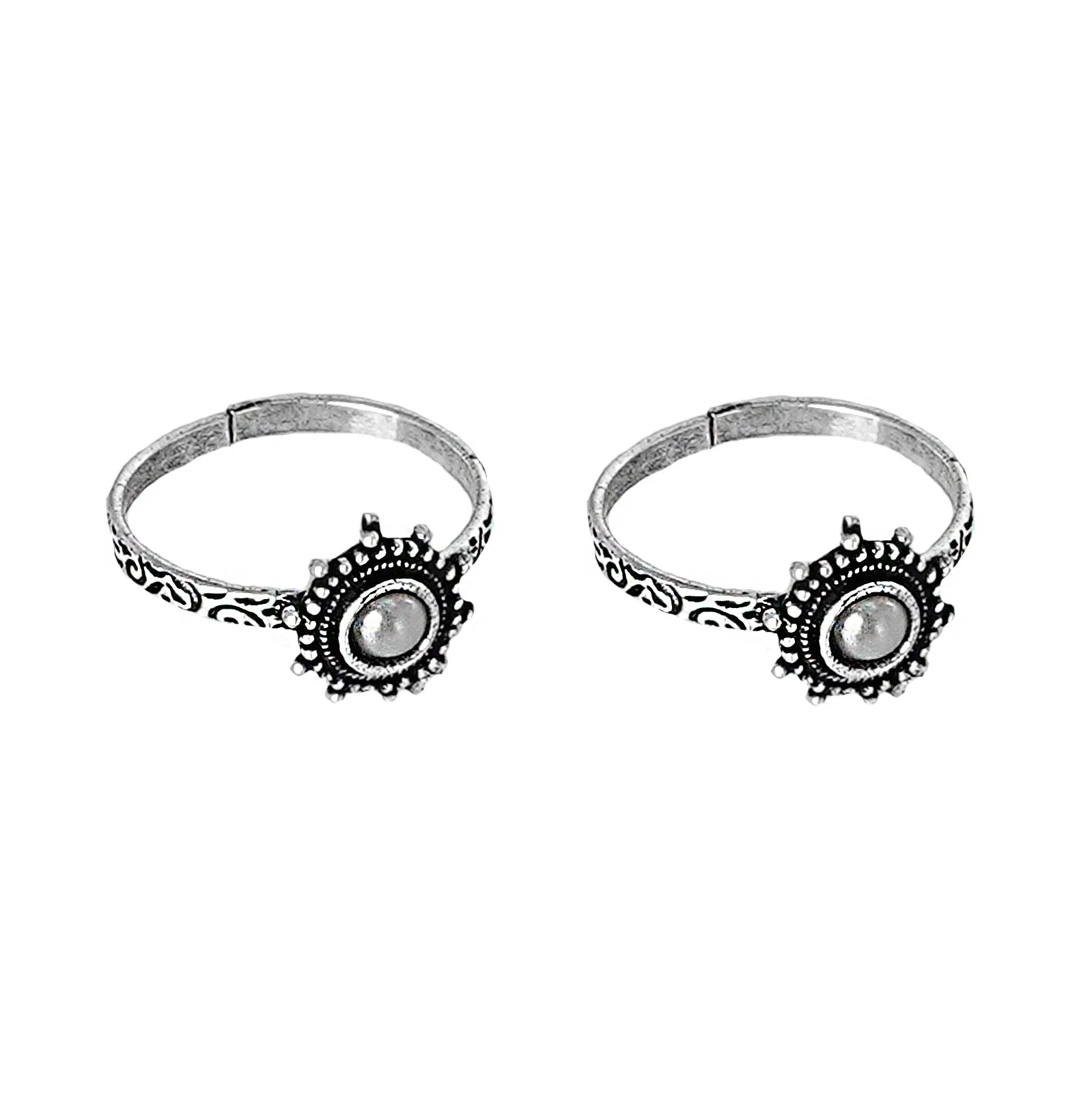 Teejh Vihana White Stone Silver Oxidised Toe Rings - Image 5