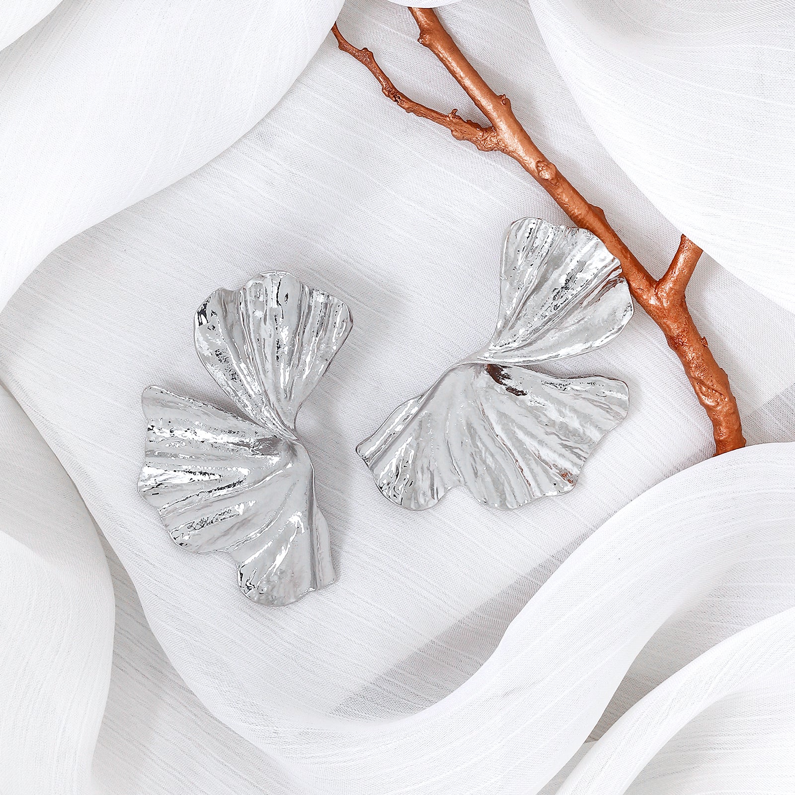 Ursinia Silver Earrings - Image 2