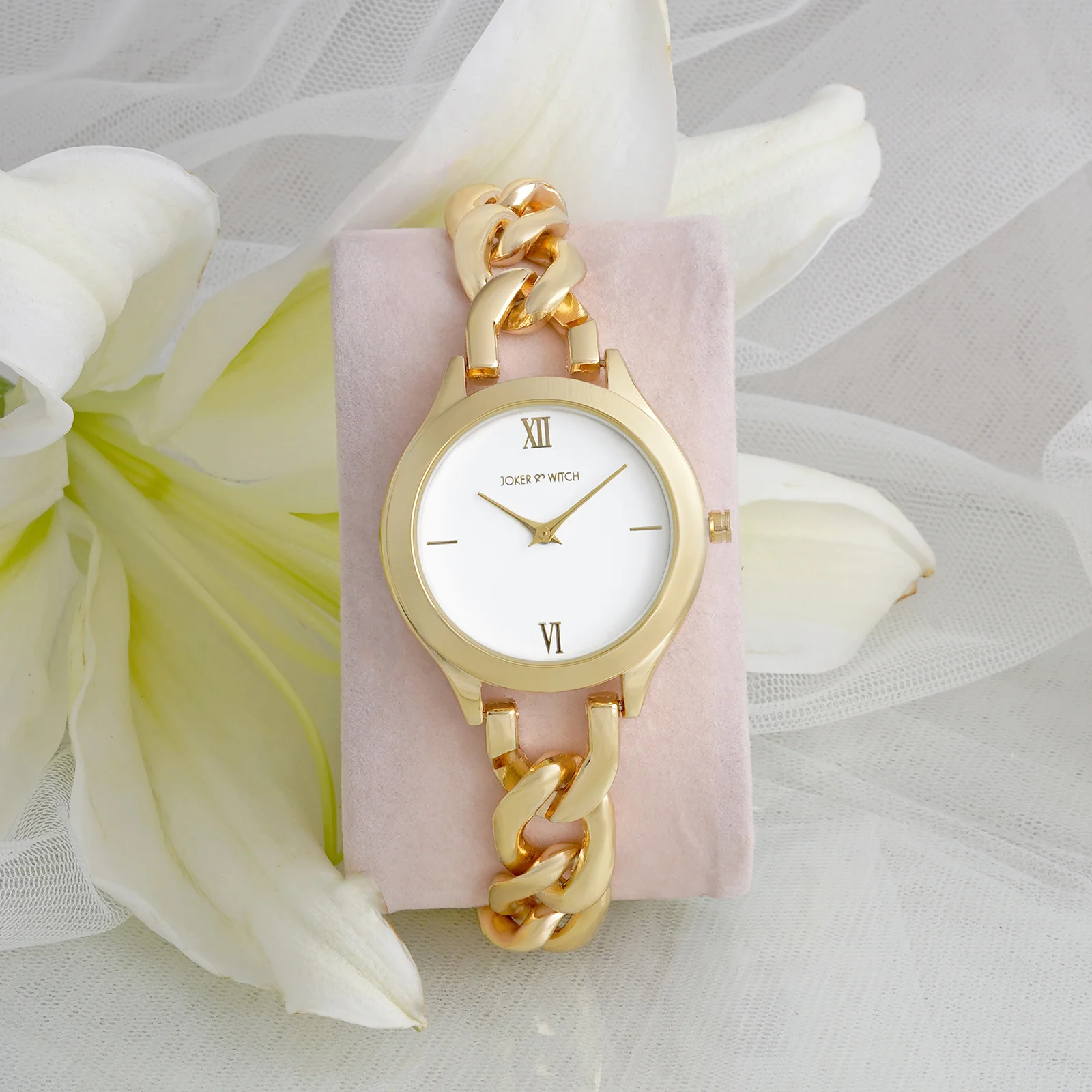 Vegas White Medium Dial Gold Bracelet Strap Women's Watch - Image 2