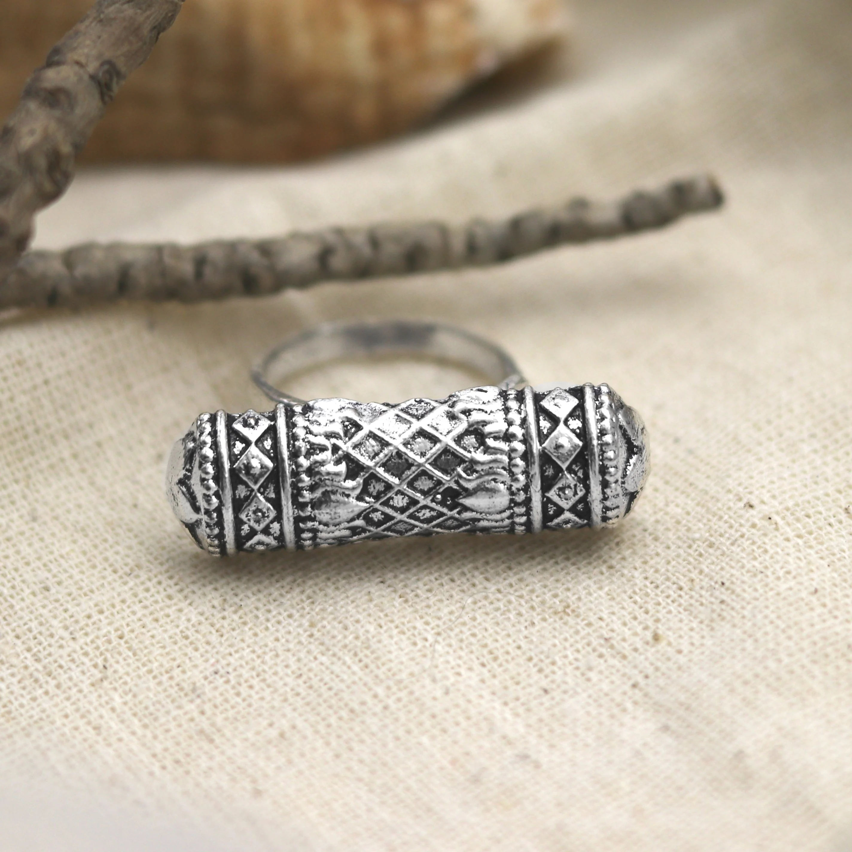 Viditi Silver Oxidized Ring - Image 2