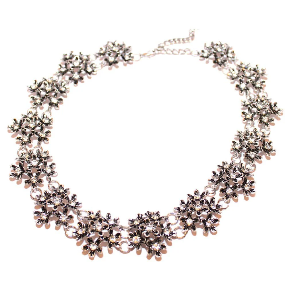 Vintage Charm Silver Floral Necklace - Image 3