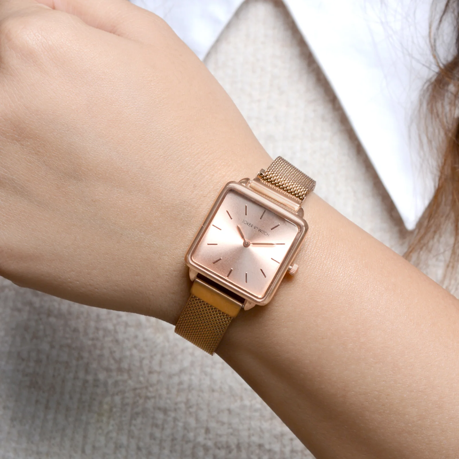 Vintage Rose Gold Small Square Dial Magnetic Strap Women's Watch - Image 2