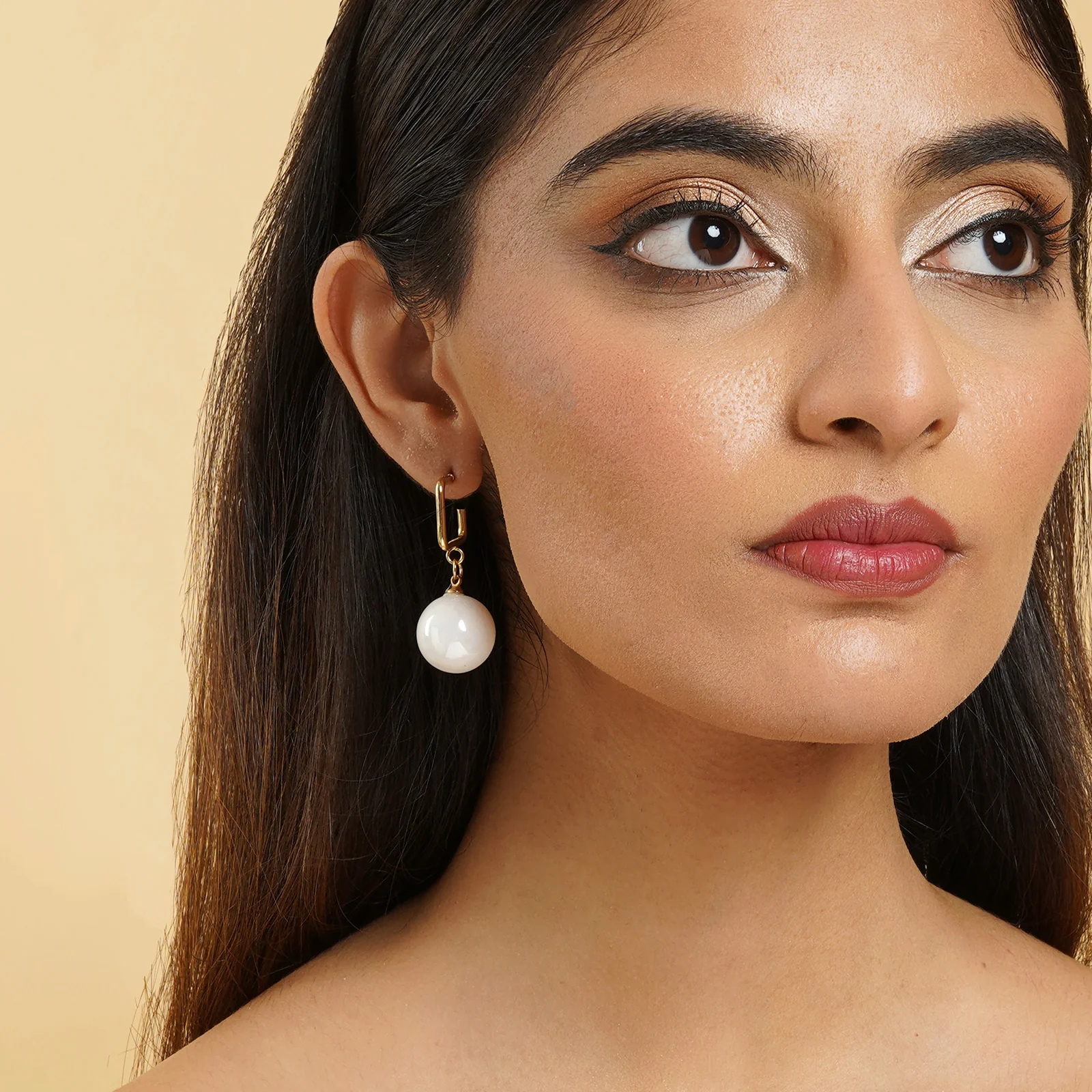 Yuna White & Gold Earrings - Image 2